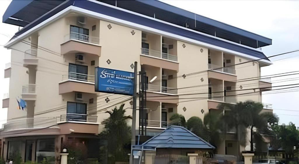 Ritzy House Hotel Chumphon Ngoại thất bức ảnh