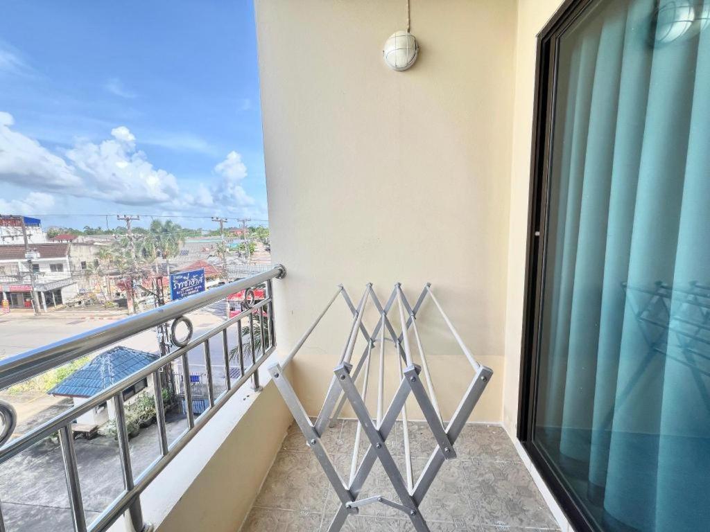 Ritzy House Hotel Chumphon Ngoại thất bức ảnh