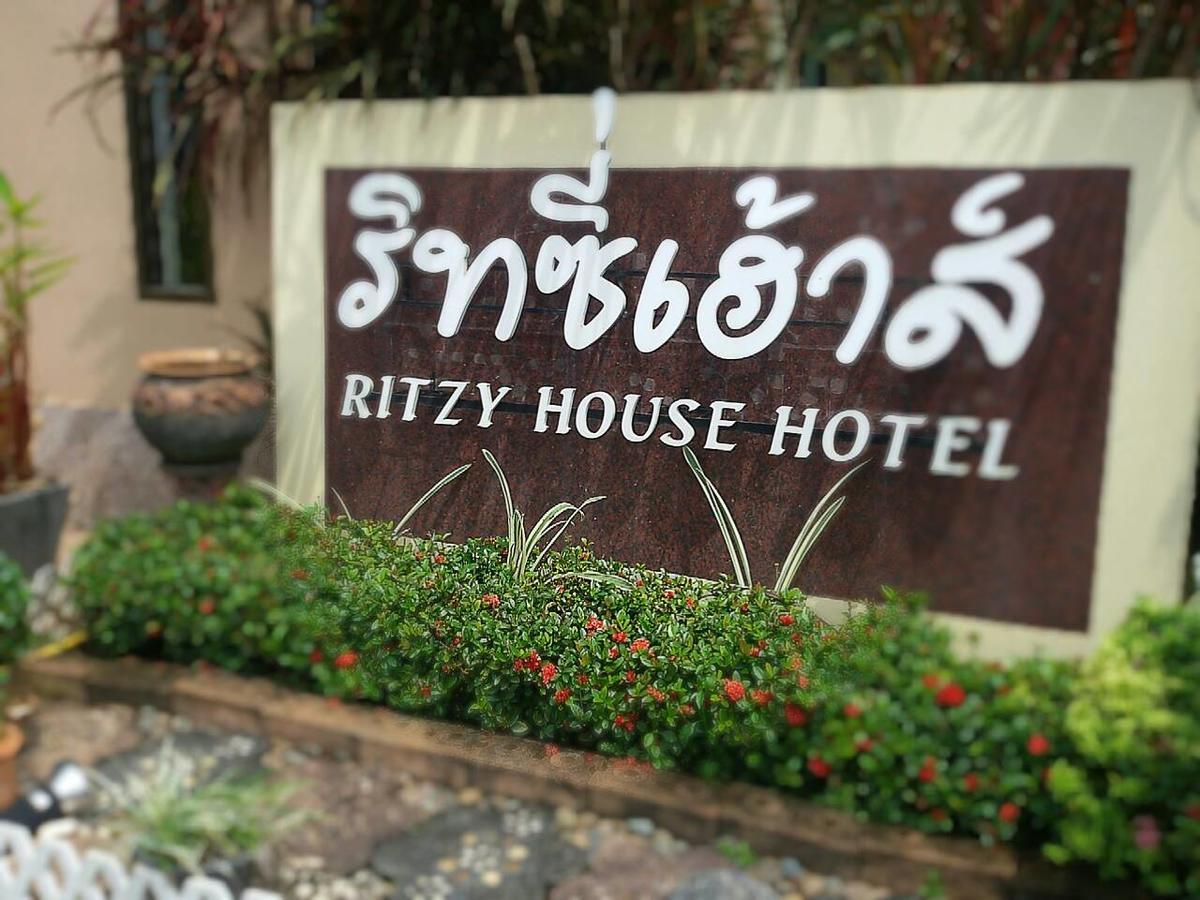 Ritzy House Hotel Chumphon Ngoại thất bức ảnh