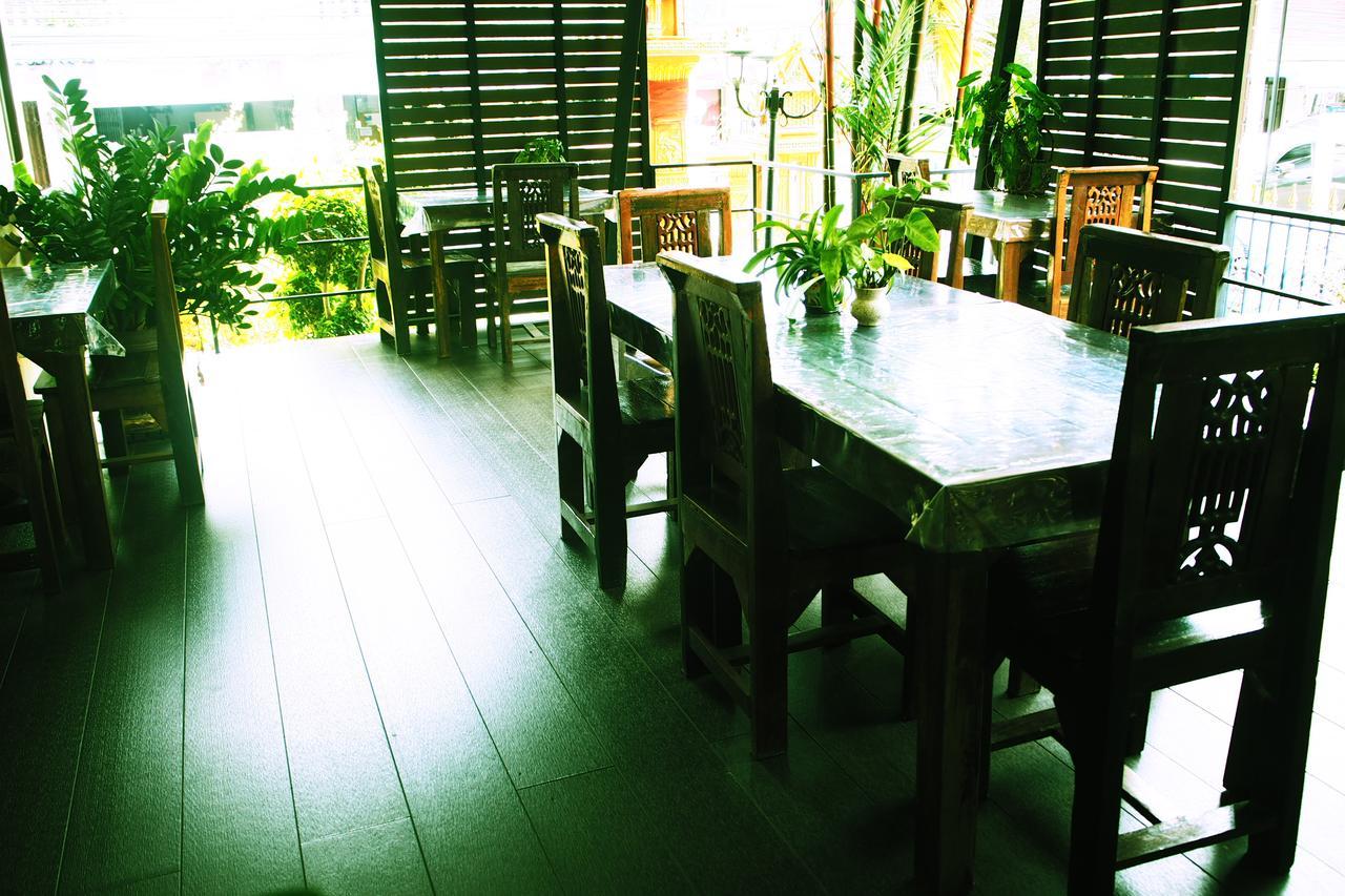 Ritzy House Hotel Chumphon Ngoại thất bức ảnh